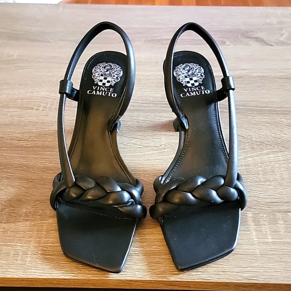 NWOT Vince Camuto Beljiya Sandal Heel 10
